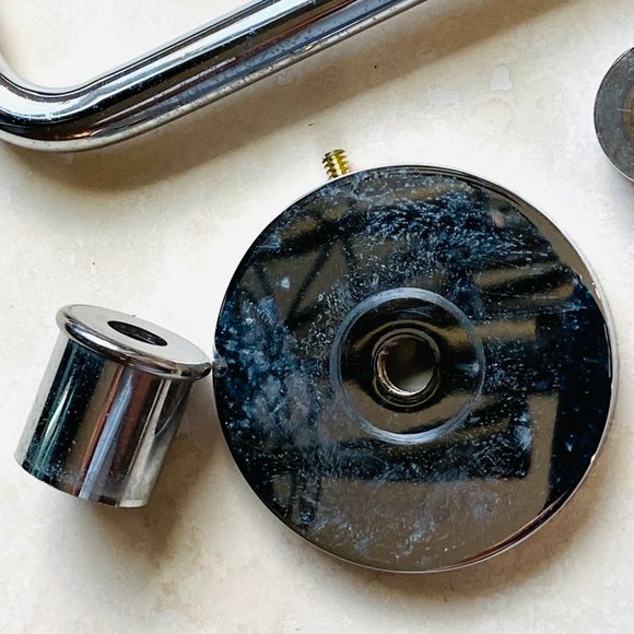 3/$10, Toilet Paper Holder, Bath Supplies, Wall Mounted Accessories - Picture 2 of 4